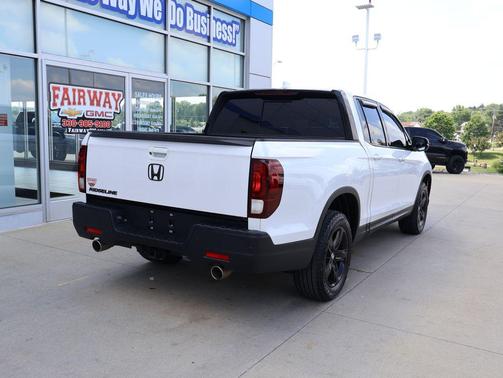 Platinum White Pearl 2023 Honda Ridgeline Black