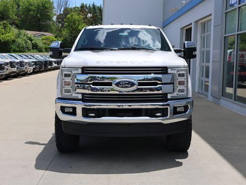White Platinum Metallic Tri-Coat 2017 Ford F-250 Lariat