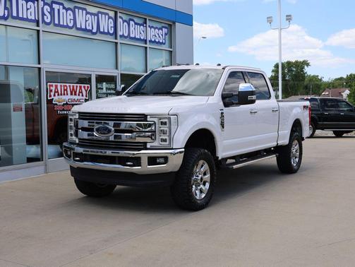 White Platinum Metallic Tri-Coat 2017 Ford F-250 Lariat