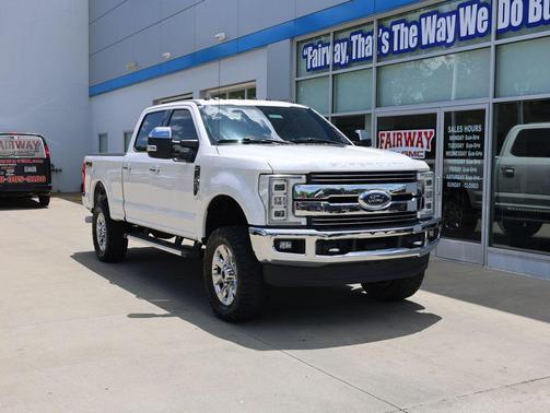 White Platinum Metallic Tri-Coat 2017 Ford F-250 Lariat