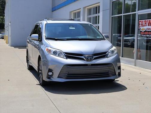 2018 Toyota Sienna XLE