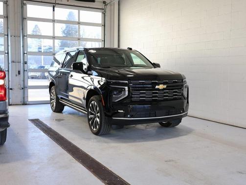 2025 Chevrolet Suburban 4WD High Country