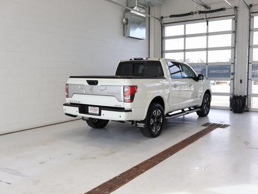 2021 Nissan Titan Platinum Reserve