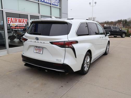2022 Toyota Sienna Limited
