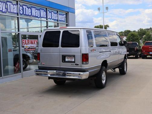 2011 Ford E350 Super Duty XLT