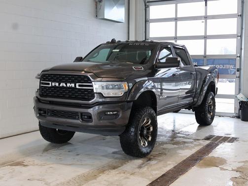 2022 RAM 2500 Big Horn Crew Cab 4x4 6'4' Box