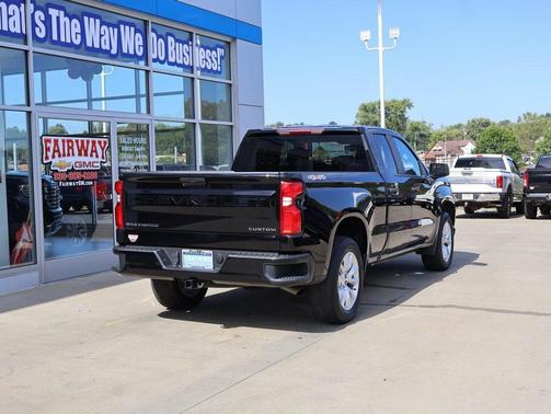 2022 Chevrolet Silverado 1500 Custom