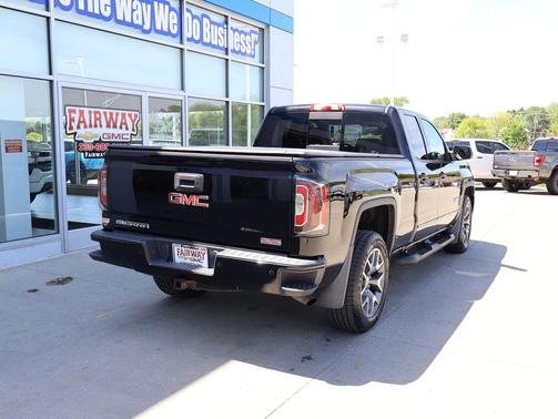 Onyx Black 2017 GMC Sierra 1500 SLT