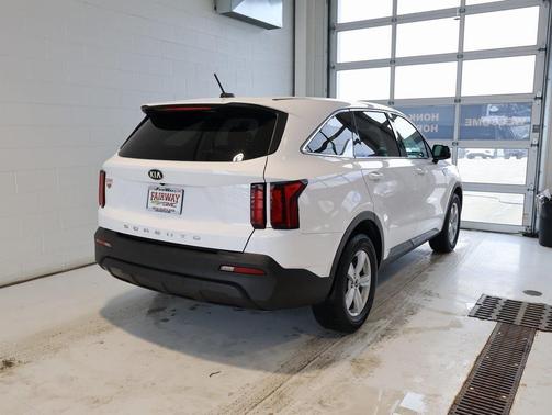 2021 Kia Sorento LX