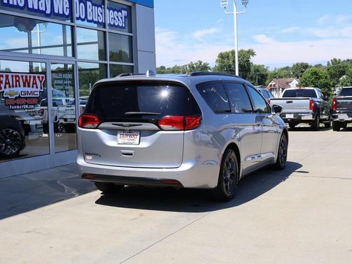 2019 Chrysler Pacifica Touring-L Plus