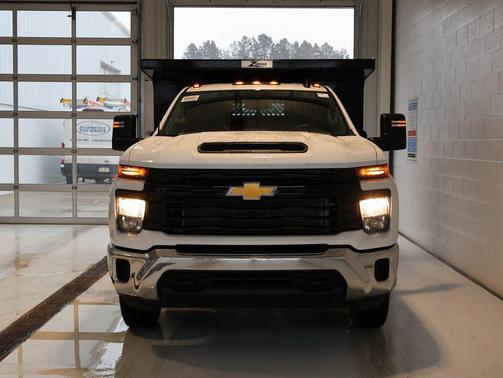 Summit White 2026 Chevrolet Silverado 3500 WT