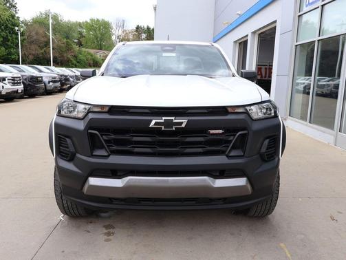 Summit White 2024 Chevrolet Colorado Trail Boss