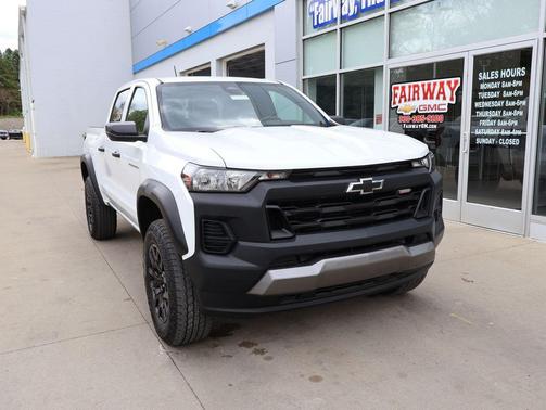 Summit White 2024 Chevrolet Colorado Trail Boss