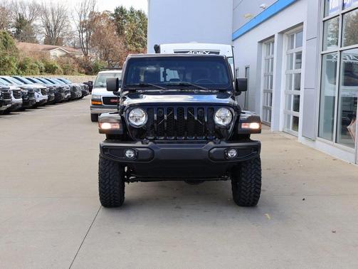 2021 Jeep Gladiator Willys 4x4