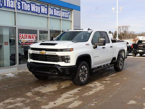 Summit White 2026 Chevrolet Silverado 2500 Custom