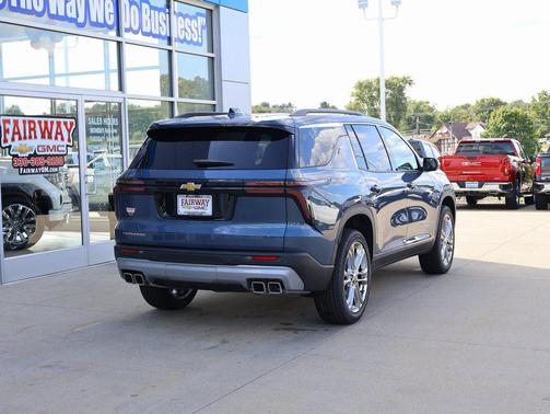 Lakeshore Blue Metallic 2026 Chevrolet Traverse LT