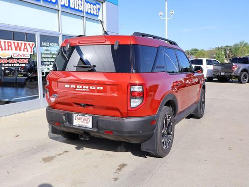 Hot Pepper Red Tinted Clearcoat 2023 Ford Bronco Sport Outer Banks