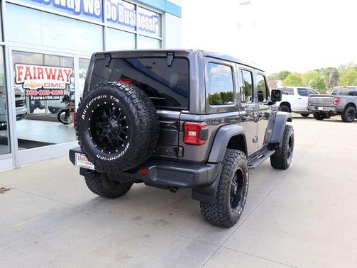 Granite Crystal Metallic Clearcoat 2020 Jeep Wrangler Unlimited Willys 4x4