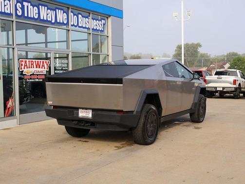 2024 Tesla Cybertruck Cyberbeast