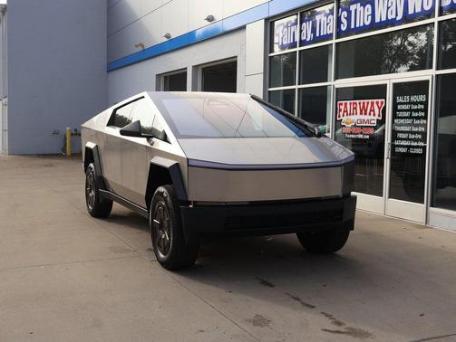 2024 Tesla Cybertruck Cyberbeast