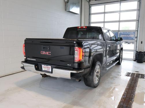 Onyx Black 2018 GMC Sierra 1500 SLT