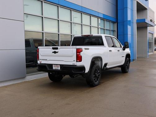 Summit White 2026 Chevrolet Silverado 2500 LT