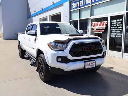 Super White 2016 Toyota Tacoma TRD Sport