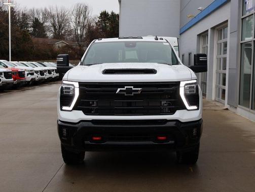 Summit White 2026 Chevrolet Silverado 3500 LT