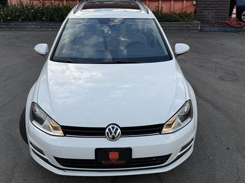 Pure White 2017 Volkswagen Golf SportWagen TSI SE