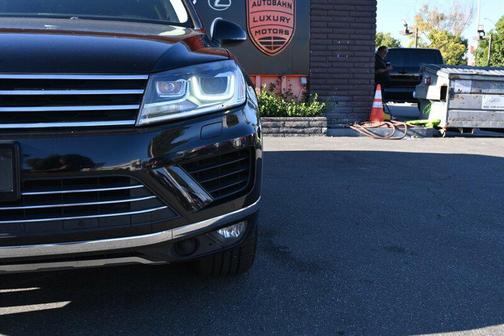 2016 Volkswagen Touareg VR6 Lux