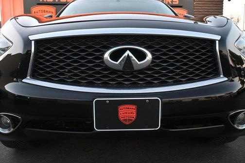 2017 INFINITI QX70 Base