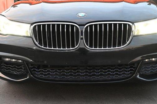 2016 BMW 740 740i