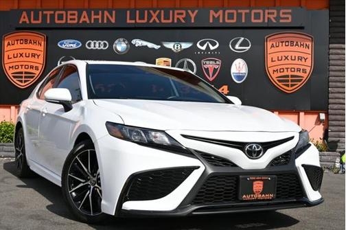 2021 Toyota Camry SE