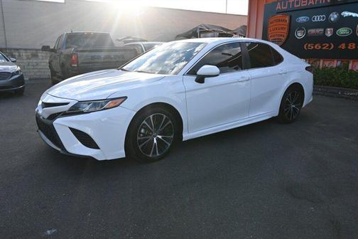 2020 Toyota Camry SE