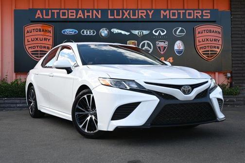 2020 Toyota Camry SE