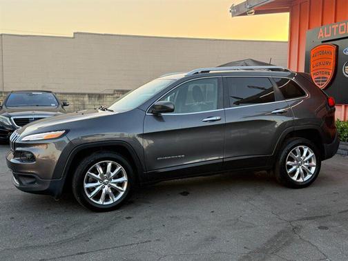 Bright White Clearcoat 2016 Jeep Cherokee Limited