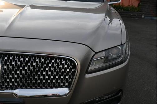 2018 Lincoln Continental Select