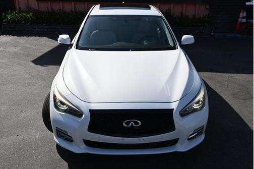 2015 INFINITI Q50 Premium