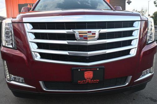 2018 Cadillac Escalade Luxury