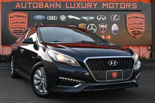 2017 Hyundai SONATA Hybrid SE