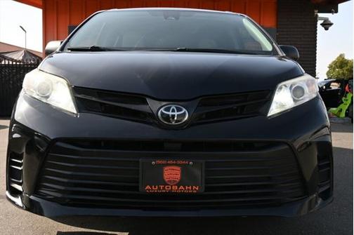 2019 Toyota Sienna SE