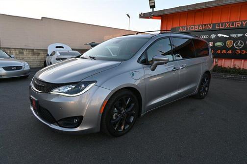 2020 Chrysler Pacifica Hybrid Red S Edition