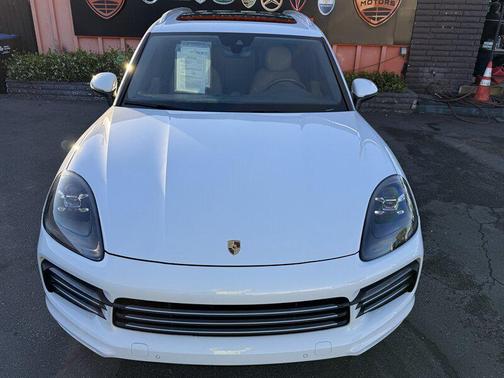 Carrara White Metallic 2021 Porsche Cayenne Cayenne