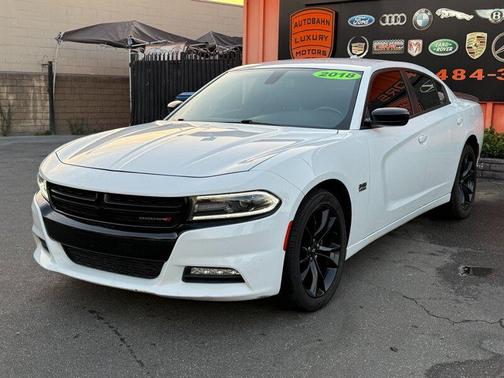 White Knuckle Clearcoat 2018 Dodge Charger R/T