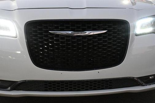 2016 Chrysler 300 S