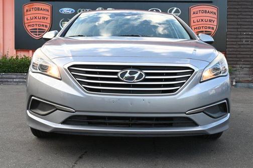 2017 Hyundai SONATA SE