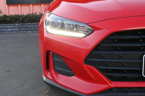 2019 Hyundai Veloster 2