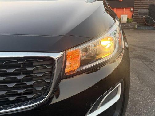 Aurora Black 2020 Kia Sedona LX