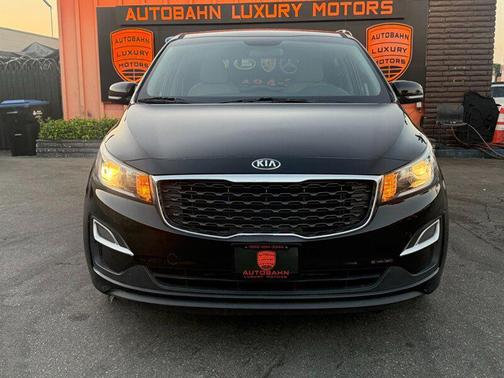 Aurora Black 2020 Kia Sedona LX
