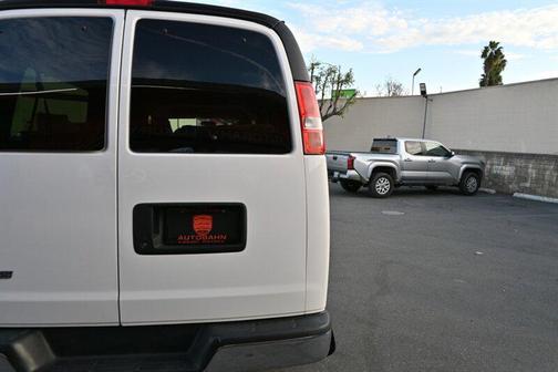 2017 Chevrolet Express 3500 LT